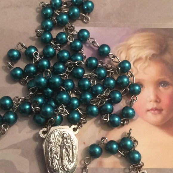 Vintage green faux pearl rosary crucifix Catholic - Picture 3 of 6